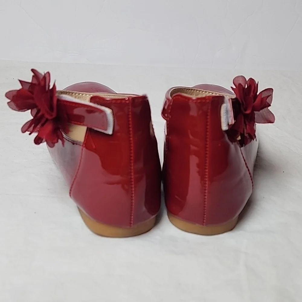 Youth Red Patent Leather Shoes with Flower Accent Size 1
